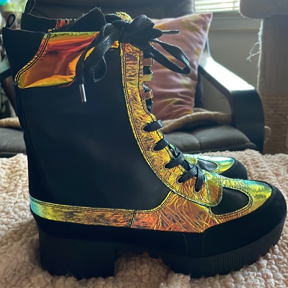 NWOT Unique Metallic Platform Boots Size 11 - Picture 5 of 8